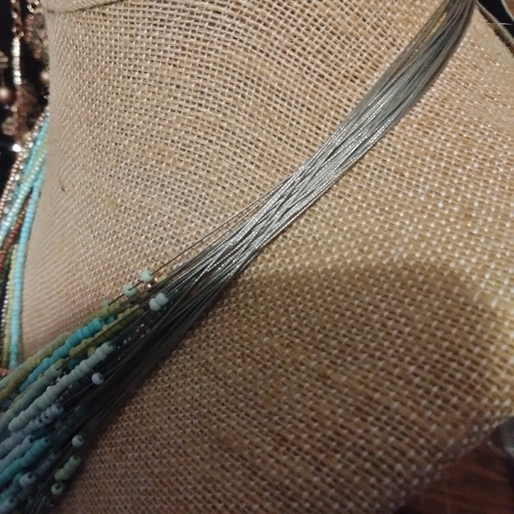 String necklace - Picture 4 of 5